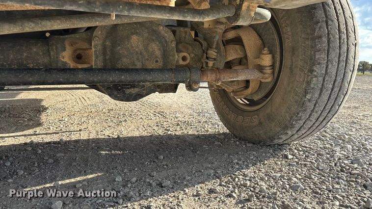 image for item ED2350 2016 Ford F350 Super Duty utility bed pickup truck