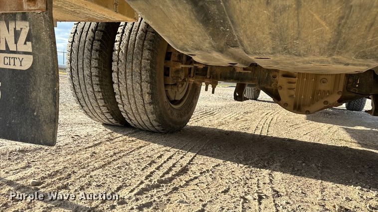 image for item ED2350 2016 Ford F350 Super Duty utility bed pickup truck