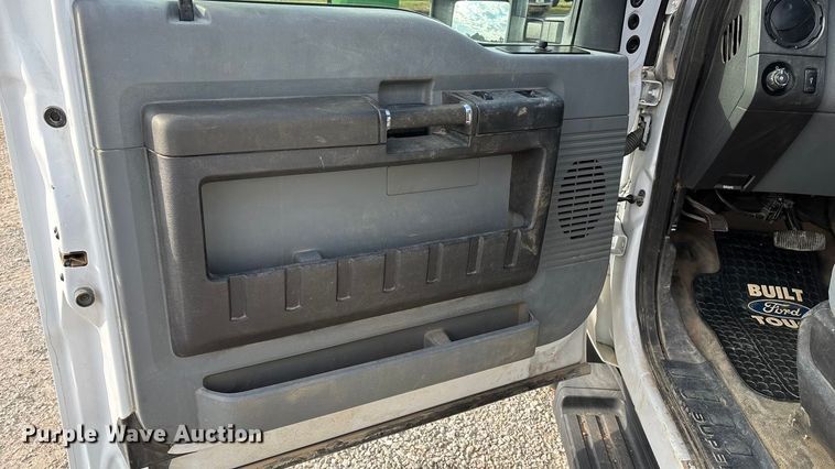 image for item ED2350 2016 Ford F350 Super Duty utility bed pickup truck