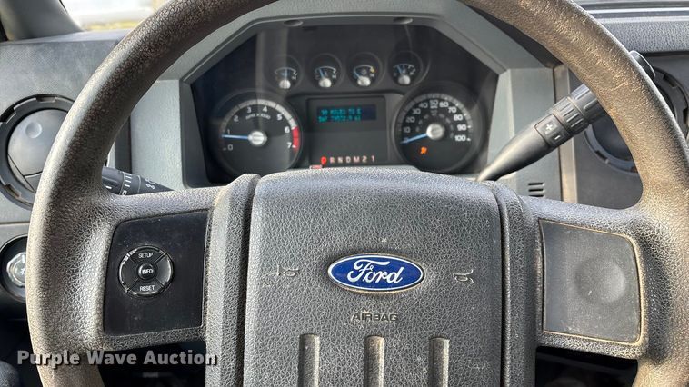 image for item ED2350 2016 Ford F350 Super Duty utility bed pickup truck