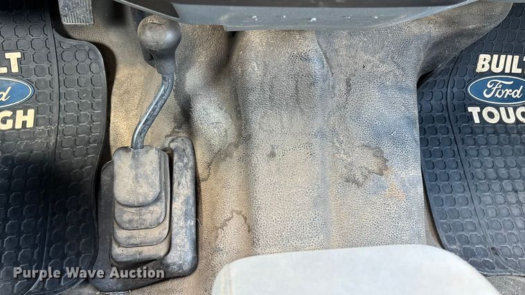 image for item ED2350 2016 Ford F350 Super Duty utility bed pickup truck