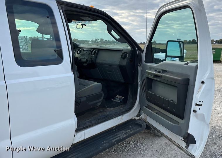 image for item ED2350 2016 Ford F350 Super Duty utility bed pickup truck