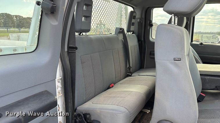 image for item ED2350 2016 Ford F350 Super Duty utility bed pickup truck