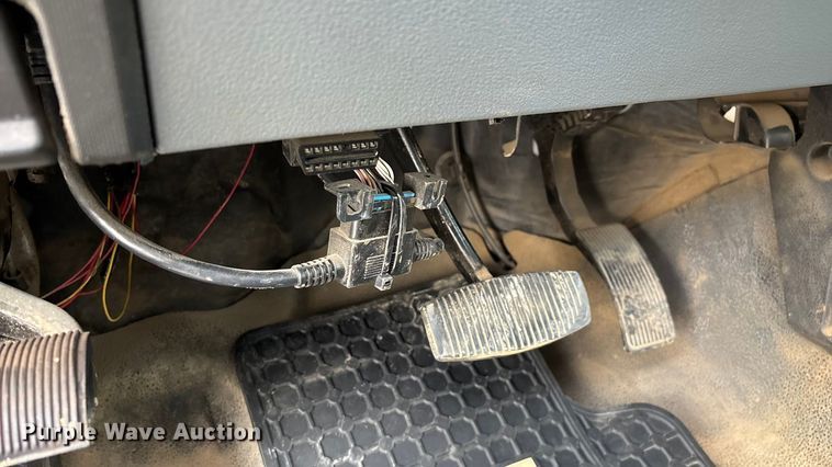 image for item ED2350 2016 Ford F350 Super Duty utility bed pickup truck