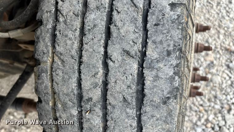 image for item ED2350 2016 Ford F350 Super Duty utility bed pickup truck