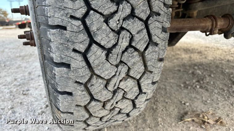 image for item ED2350 2016 Ford F350 Super Duty utility bed pickup truck