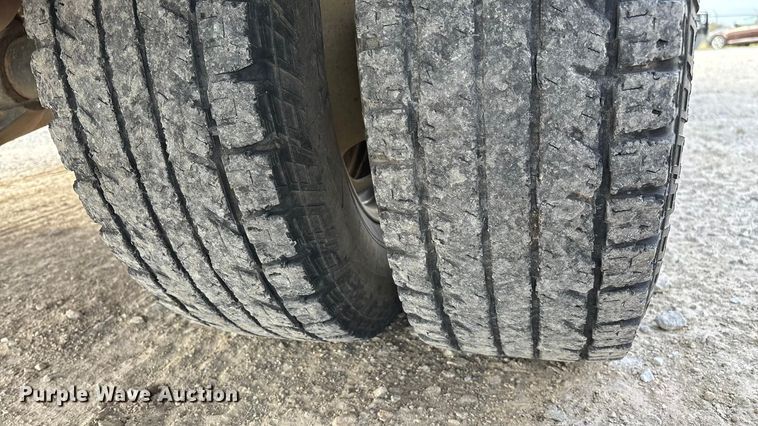 image for item ED2350 2016 Ford F350 Super Duty utility bed pickup truck