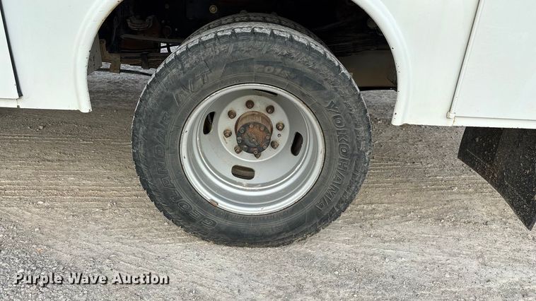 image for item ED2350 2016 Ford F350 Super Duty utility bed pickup truck