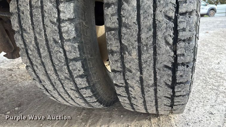 image for item ED2350 2016 Ford F350 Super Duty utility bed pickup truck