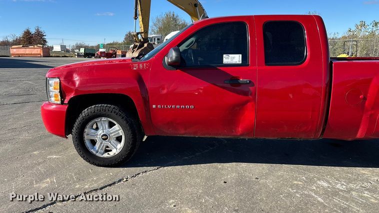 image for item ED2365 2009 Chevrolet Silverado Ext. Cab pickup truck