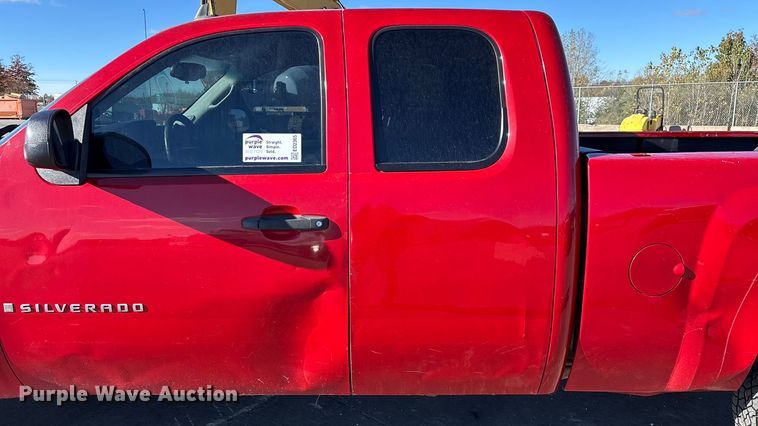 image for item ED2365 2009 Chevrolet Silverado Ext. Cab pickup truck