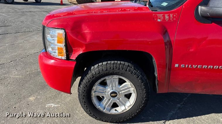 image for item ED2365 2009 Chevrolet Silverado Ext. Cab pickup truck