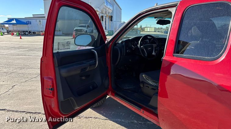 image for item ED2365 2009 Chevrolet Silverado Ext. Cab pickup truck