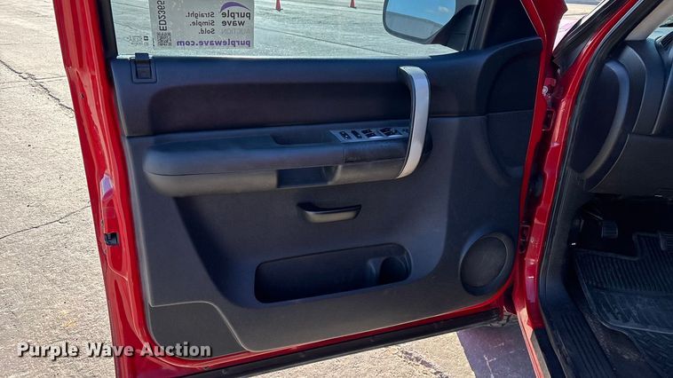 image for item ED2365 2009 Chevrolet Silverado Ext. Cab pickup truck