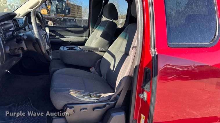 image for item ED2365 2009 Chevrolet Silverado Ext. Cab pickup truck