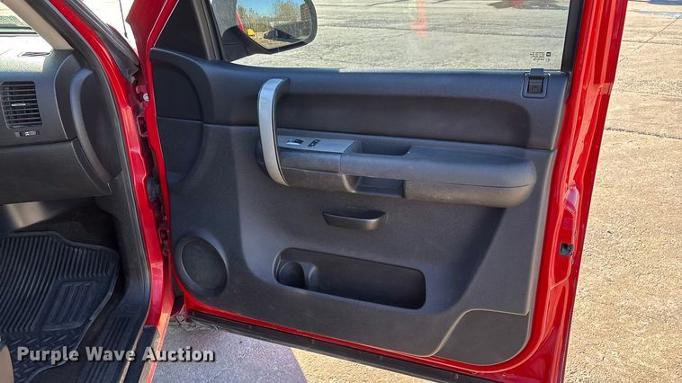 image for item ED2365 2009 Chevrolet Silverado Ext. Cab pickup truck