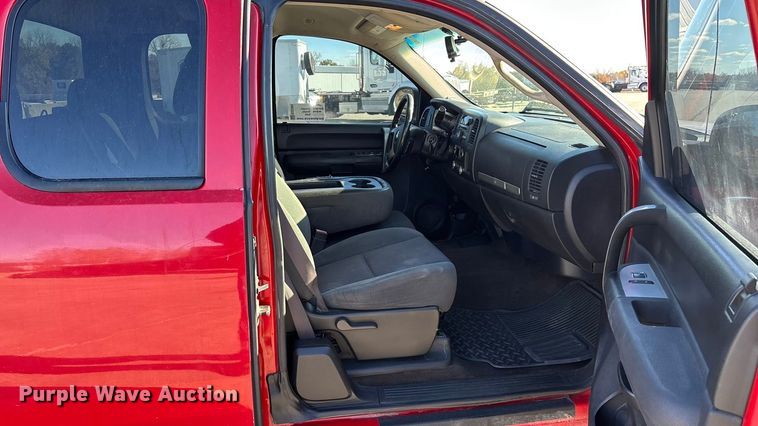 image for item ED2365 2009 Chevrolet Silverado Ext. Cab pickup truck