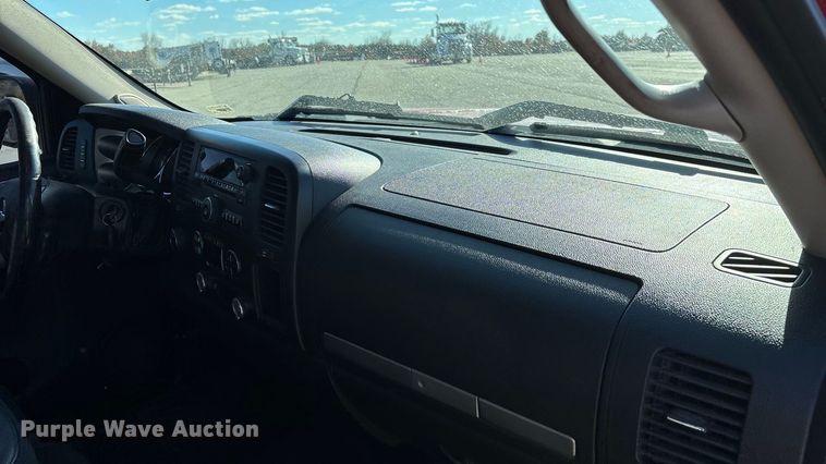 image for item ED2365 2009 Chevrolet Silverado Ext. Cab pickup truck