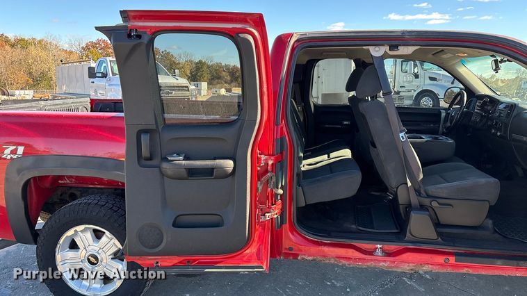 image for item ED2365 2009 Chevrolet Silverado Ext. Cab pickup truck