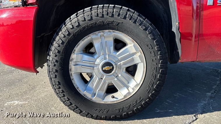 image for item ED2365 2009 Chevrolet Silverado Ext. Cab pickup truck