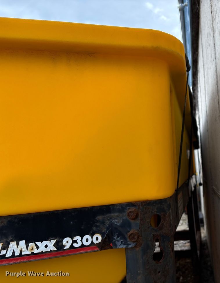 image for item ED2368 SnowEx Vmaxx 9300 spreader