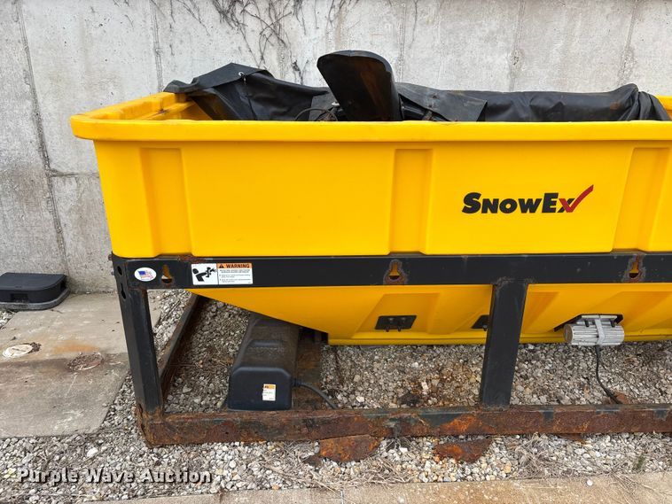 image for item ED2368 SnowEx Vmaxx 9300 spreader