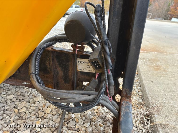 image for item ED2368 SnowEx Vmaxx 9300 spreader