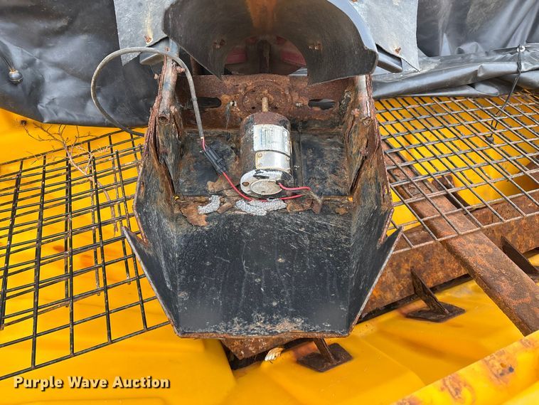 image for item ED2368 SnowEx Vmaxx 9300 spreader