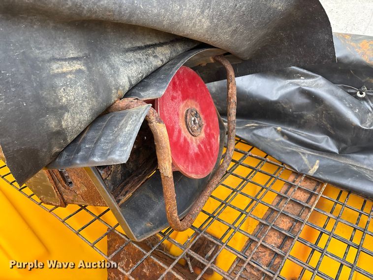 image for item ED2368 SnowEx Vmaxx 9300 spreader