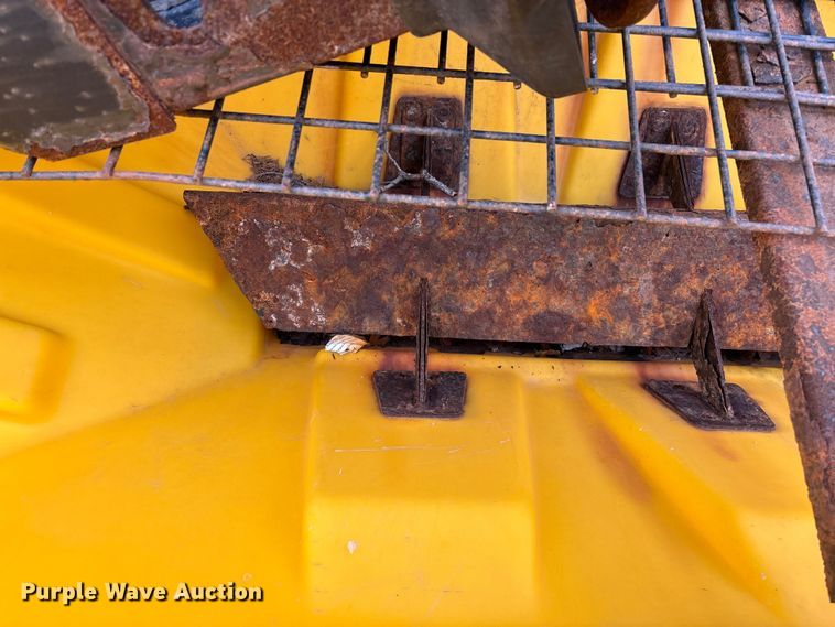 image for item ED2368 SnowEx Vmaxx 9300 spreader