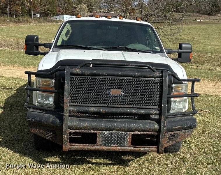 image for item ED2375 2009 Ford F350 Super Duty  Crew Cab utility bed pickup truck