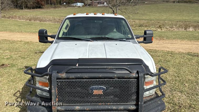 image for item ED2375 2009 Ford F350 Super Duty  Crew Cab utility bed pickup truck