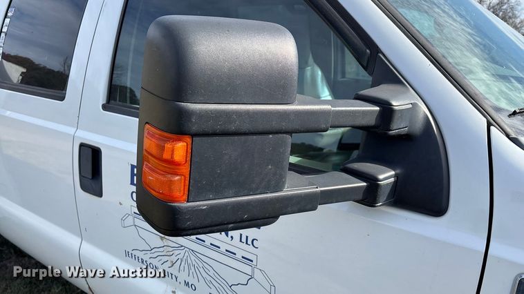 image for item ED2375 2009 Ford F350 Super Duty  Crew Cab utility bed pickup truck