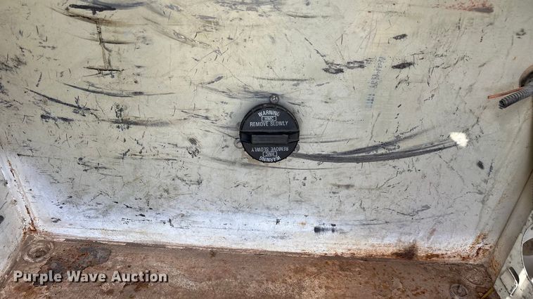 image for item ED2375 2009 Ford F350 Super Duty  Crew Cab utility bed pickup truck