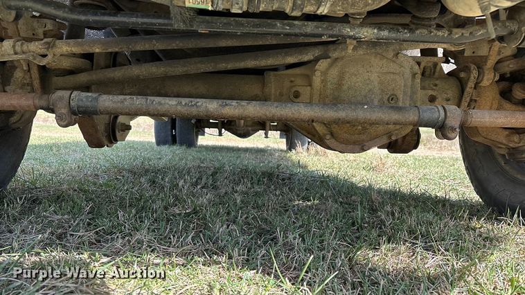 image for item ED2375 2009 Ford F350 Super Duty  Crew Cab utility bed pickup truck