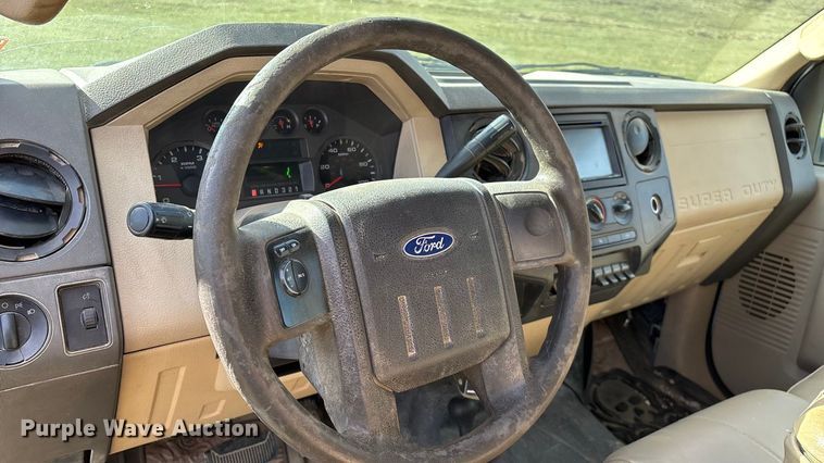 image for item ED2375 2009 Ford F350 Super Duty  Crew Cab utility bed pickup truck