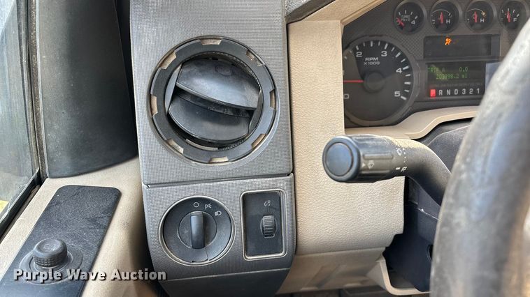 image for item ED2375 2009 Ford F350 Super Duty  Crew Cab utility bed pickup truck