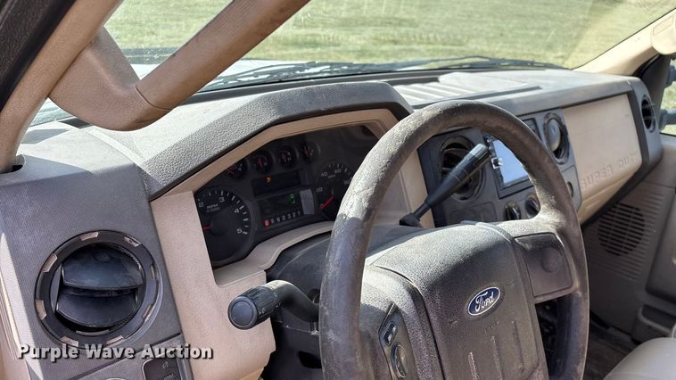 image for item ED2375 2009 Ford F350 Super Duty  Crew Cab utility bed pickup truck