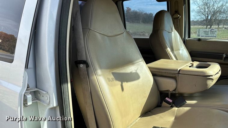 image for item ED2375 2009 Ford F350 Super Duty  Crew Cab utility bed pickup truck