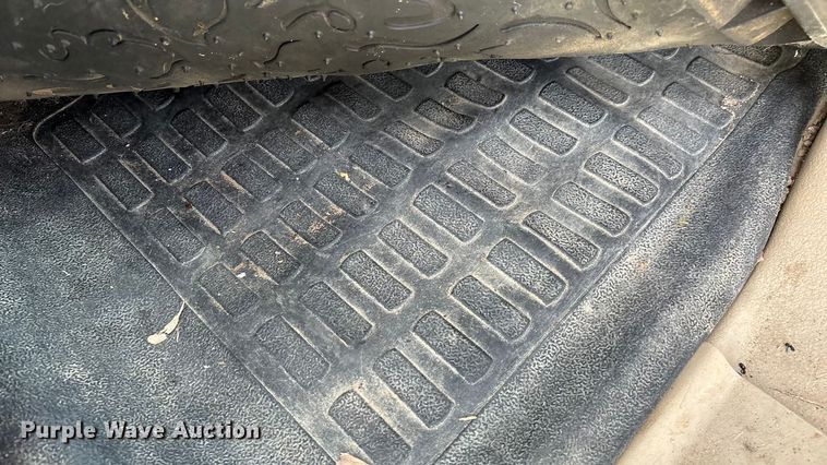 image for item ED2375 2009 Ford F350 Super Duty  Crew Cab utility bed pickup truck