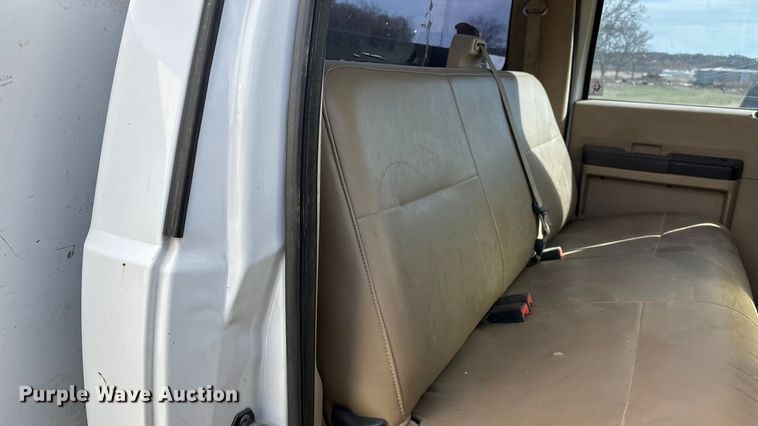 image for item ED2375 2009 Ford F350 Super Duty  Crew Cab utility bed pickup truck