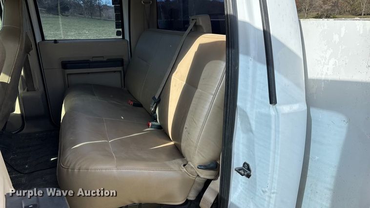 image for item ED2375 2009 Ford F350 Super Duty  Crew Cab utility bed pickup truck