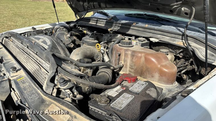 image for item ED2375 2009 Ford F350 Super Duty  Crew Cab utility bed pickup truck