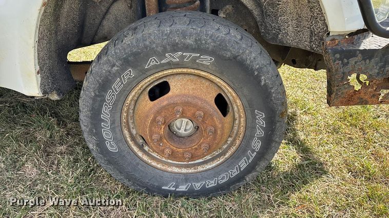 image for item ED2375 2009 Ford F350 Super Duty  Crew Cab utility bed pickup truck