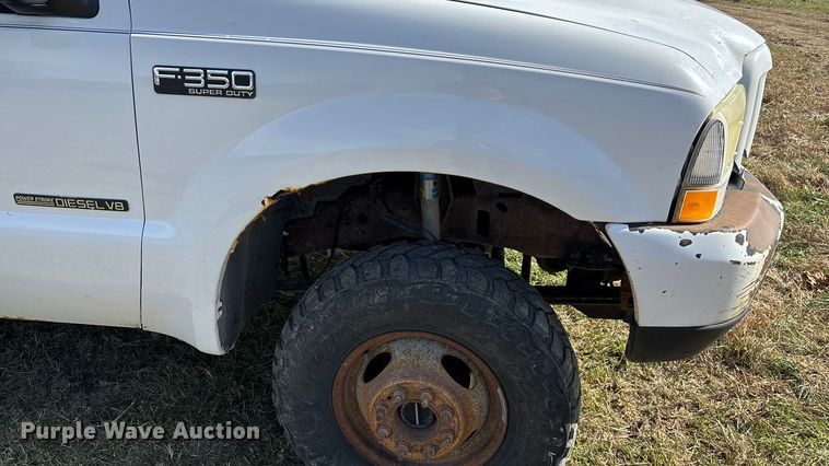 image for item ED2376 2003 Ford F350 Super Duty SuperCab flatbed pickup truck