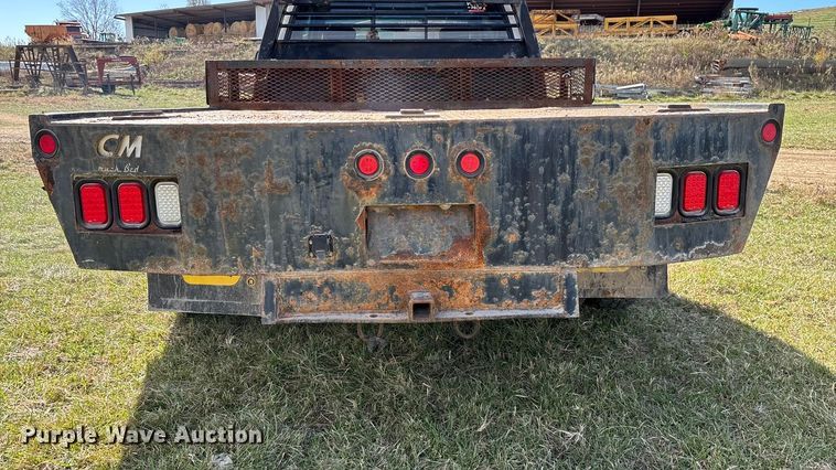 image for item ED2376 2003 Ford F350 Super Duty SuperCab flatbed pickup truck