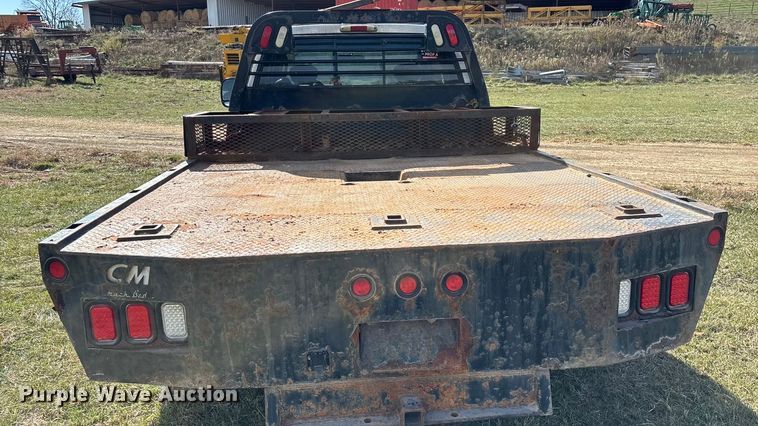 image for item ED2376 2003 Ford F350 Super Duty SuperCab flatbed pickup truck