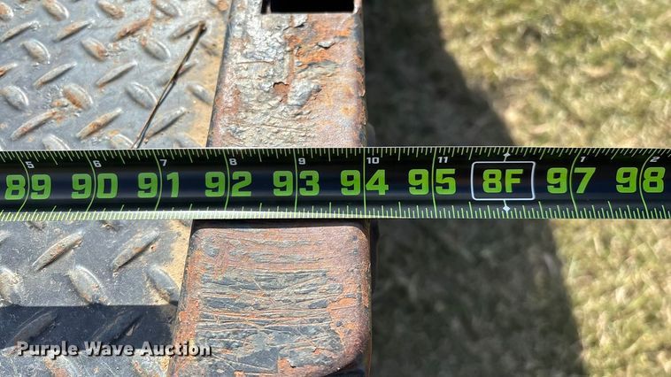 image for item ED2376 2003 Ford F350 Super Duty SuperCab flatbed pickup truck