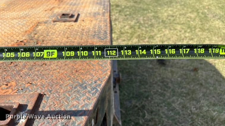 image for item ED2376 2003 Ford F350 Super Duty SuperCab flatbed pickup truck