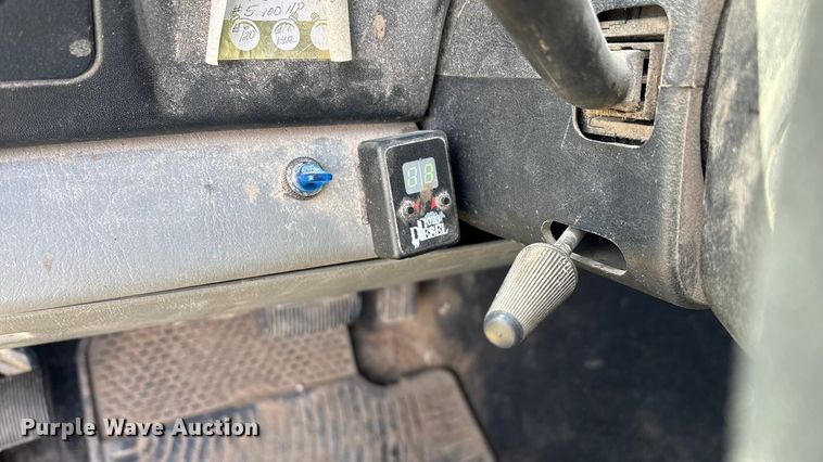 image for item ED2376 2003 Ford F350 Super Duty SuperCab flatbed pickup truck